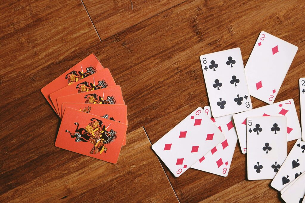 Spansk rummy: En guide til spilleregler